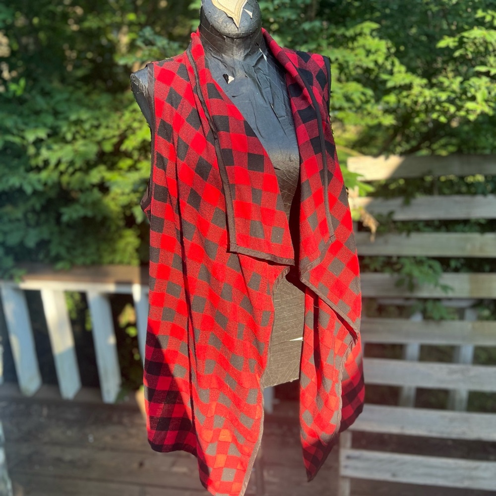 SHEIN Red and Black Polka Dot Vest